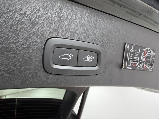 Volvo XC40 1.5 T4 Rech R-Design | Panoramadak | Leer | 20'' |