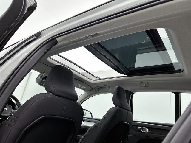 Volvo XC40 T4 Recharge R-Design Expression / Panoramadak / Navigatie / Xenon / Pdc. / Airco-ecc./ Radio multimedia / Apk 10-2026