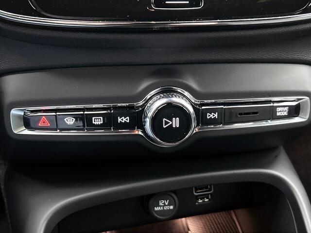 Volvo XC40 1.5 T4 Plug-in hybrid Core Bright | Navigatie | Sensoren voor &