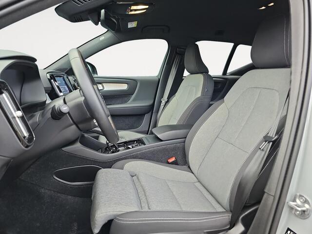 Volvo XC40 2.0 B4 Plus Dark | Trekhaak | Keyless Entry | Stoelverwarming | Adaptive Cruise Control |