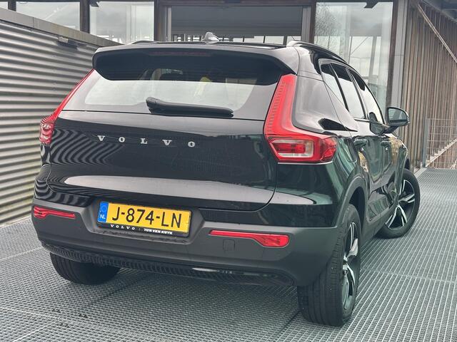 Volvo XC40 2.0 B4 R-Design / Stuur + stoelverwarming / Camera achter / BLIS / Pilot assist + ACC / Keyless /