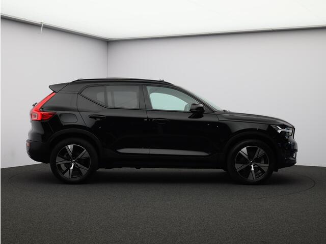 Volvo XC40 T5 262PK Recharge R-Design / Panorama Dak / Trekhaak / 360gr Camera / Elekt. Verstelbare Stoelen / Verwarmbare Voorstoelen + Stuurwiel /