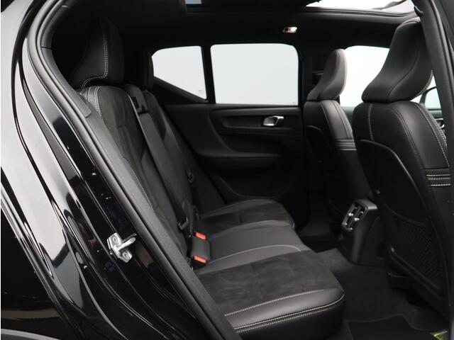 Volvo XC40 T5 262PK Recharge R-Design / Panorama Dak / Trekhaak / 360gr Camera / Elekt. Verstelbare Stoelen / Verwarmbare Voorstoelen + Stuurwiel /