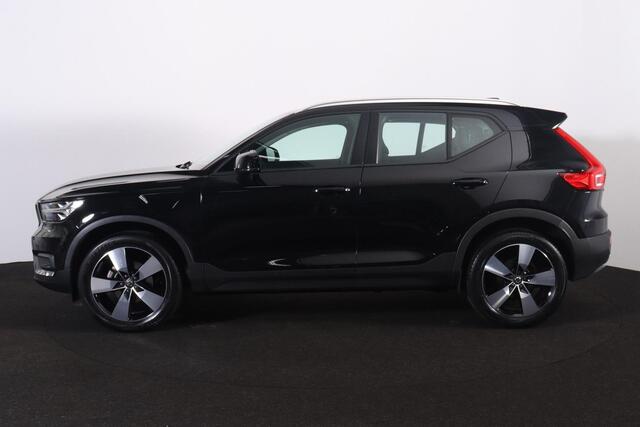 Volvo XC40 T2 Business Pro - IntelliSafe Assist & Surround - Parkeercamera achter - Parkeersensoren voor & achter - Apple Carplay & Android Auto - Elektr. inklapbare trekhaak - 19' LMV