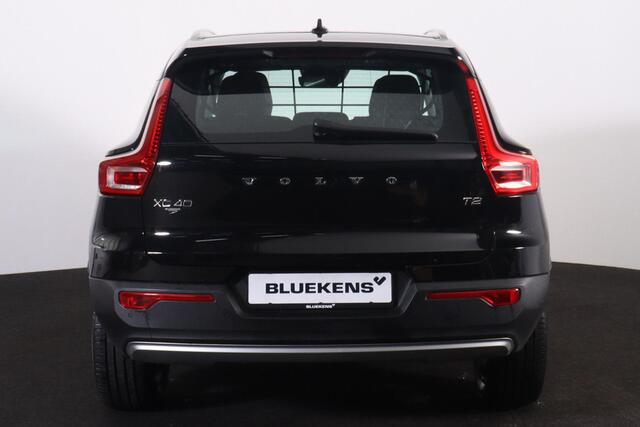 Volvo XC40 T2 Business Pro - IntelliSafe Assist & Surround - Parkeercamera achter - Parkeersensoren voor & achter - Apple Carplay & Android Auto - Elektr. inklapbare trekhaak - 19' LMV
