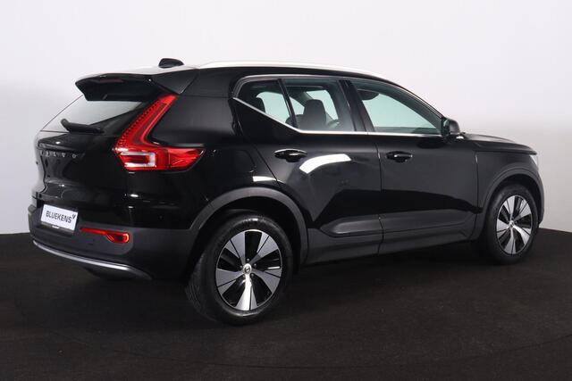Volvo XC40 T4 Recharge Inscription Expression - IntelliSafe Assist & Surround - Parkeercamera achter - Parkeersensoren voor & achter - Apple Carplay & Android Auto - Standkachel - 18' LMV