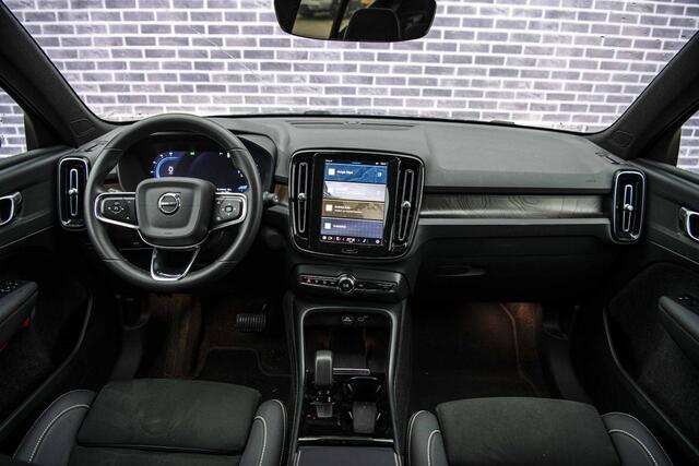 Volvo XC40 Single Motor Extended Range Plus 82 kWh | Adaptieve cruise control | Stoel- en stuurverwarming | Nubuck Interieur | Warmtepomp | 20 inch velgen | Camera |