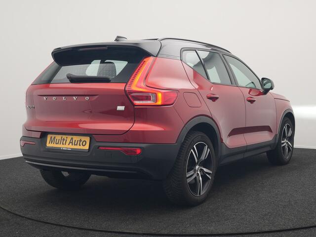 Volvo XC40 T5 Recharge R-Design Plug In Hybrid 262pk Dealer O.H PHEV | Panodak | Camera | Harman & Kardon | Alcantara Sportstoelen Memory & Verwarmd | Apple Carplay | Blis | Adaptive LED | Navigatie | Virtual | DAB |
