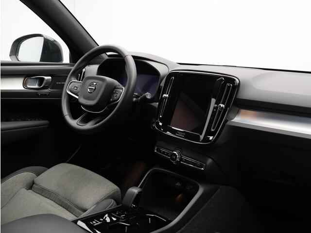 Volvo XC40 2.0 B4 Plus Dark / Trekhaak / Elektr. bed. stoelen / Harman Kardon / Stoel+stuurverwarming
