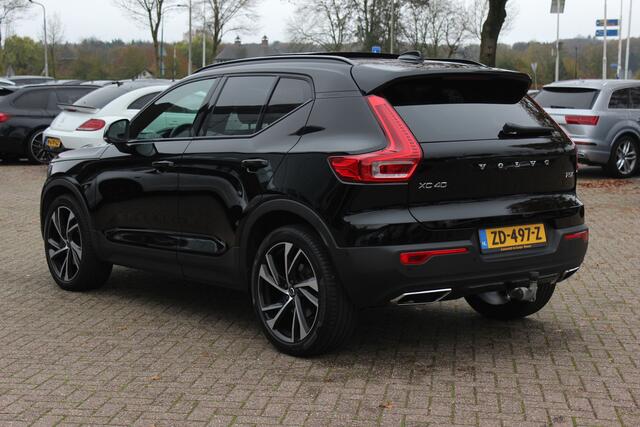 Volvo XC40 2.0 T5 AWD R-Design Intro Edition / Trekhaak / Panoramadak / 360Camera / Standverwarming / Leder / Harman Kardon / Navigatie / Stuurverwarming / ACC / Dodehoek / DAB