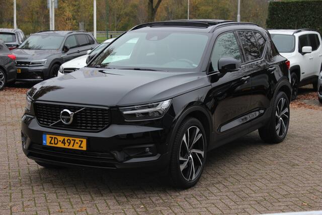 Volvo XC40 2.0 T5 AWD R-Design Intro Edition / Trekhaak / Panoramadak / 360Camera / Standverwarming / Leder / Harman Kardon / Navigatie / Stuurverwarming / ACC / Dodehoek / DAB