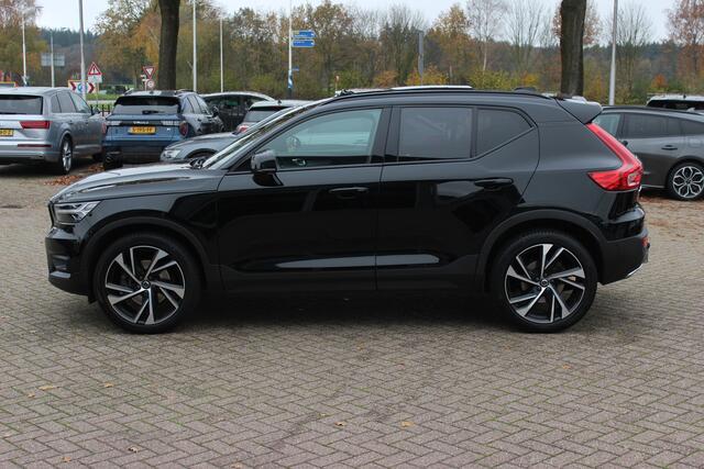 Volvo XC40 2.0 T5 AWD R-Design Intro Edition / Trekhaak / Panoramadak / 360Camera / Standverwarming / Leder / Harman Kardon / Navigatie / Stuurverwarming / ACC / Dodehoek / DAB