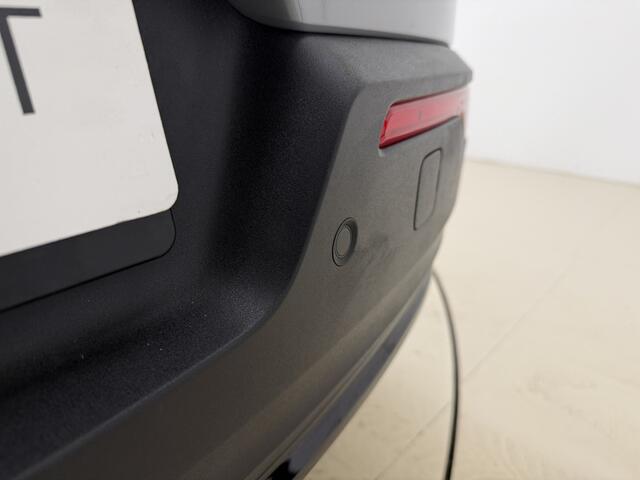 Volvo XC40 B4 211pk Plus Dark / Harman&Kardon / Elektr. Stoelen / 19'' + All Season / Elektr. Trekhaak / Noodreservewiel / Keyless / BLIS / ACC / Verw. Voorruit /