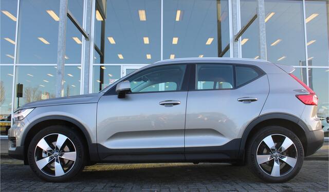 Volvo XC40 T2 Automaat Momentum Business | Trekhaak | Adapt. Cruise | Verw. Stoel & stuurwiel | Camera | DAB