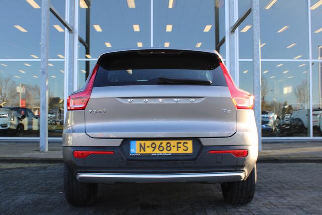 Volvo XC40 T2 Automaat Momentum Business | Trekhaak | Adapt. Cruise | Verw. Stoel & stuurwiel | Camera | DAB