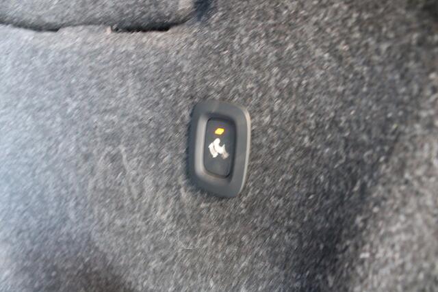 Volvo XC40 T2 Automaat Momentum Business | Trekhaak | Adapt. Cruise | Verw. Stoel & stuurwiel | Camera | DAB