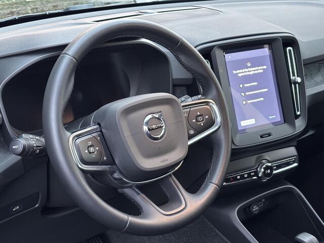 Volvo XC40 2.0 B3 Essential / elek. trekhaak / Stoel- en stuurverwarming / cruise control / all season / carplay /