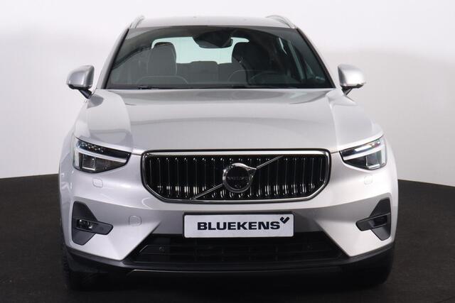 Volvo XC40 T5 Recharge Plus Bright - IntelliSafe Assist & Surround - 360º Camera - Verwarmde voorstoelen, stuur & achterbank - Parkeersensoren voor & achter - Elektr. bedienb. voorstoelen met geheugen links - Draadloze tel. lader - Elektr. inklapbare trekhaak - 18' 