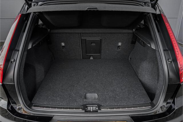 Volvo XC40 2.0 T4 R-Design Trekhaak Camera 19"