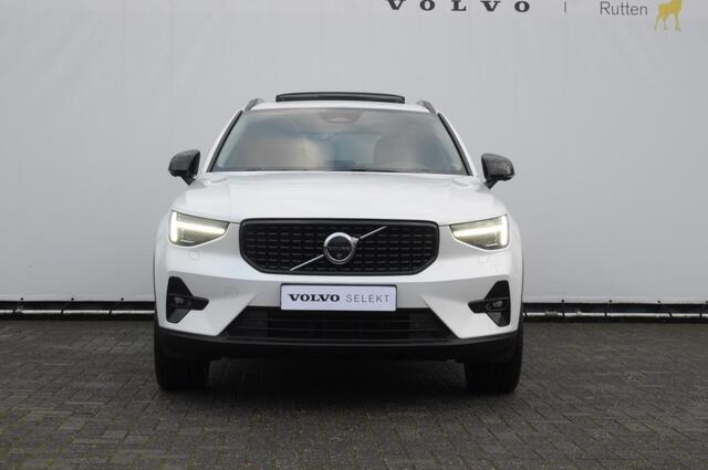 Volvo XC40 211PK Automaat B4 Ultimate Dark / Adaptieve cruise control / BLIS / Pixel LED / 20" velgen / Leder interieur / Stoel en stuurwielverwarming / 360 camera / Elektrische stoelen / Panoramadak