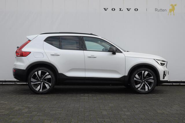Volvo XC40 211PK Automaat B4 Ultimate Dark / Adaptieve cruise control / BLIS / Pixel LED / 20" velgen / Leder interieur / Stoel en stuurwielverwarming / 360 camera / Elektrische stoelen / Panoramadak