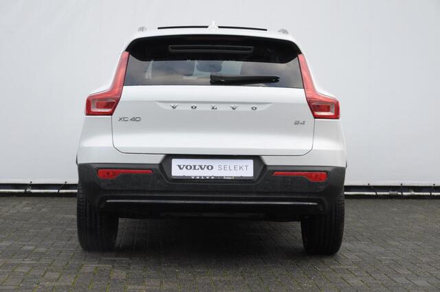 Volvo XC40 211PK Automaat B4 Ultimate Dark / Adaptieve cruise control / BLIS / Pixel LED / 20" velgen / Leder interieur / Stoel en stuurwielverwarming / 360 camera / Elektrische stoelen / Panoramadak
