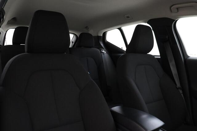 Volvo XC40 T2 (H) MOMENTUM CORE -CAMERA|CARPLAY|PDC|TREKHAAK|CRUISE