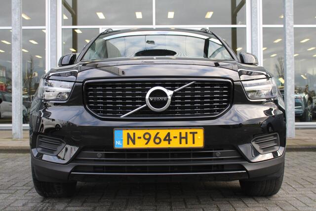 Volvo XC40 B4 Automaat R-Design | Adapt. Cruise | Trekhaak | Verw. Stoel & stuurwiel | Keyless | AppleCarplay