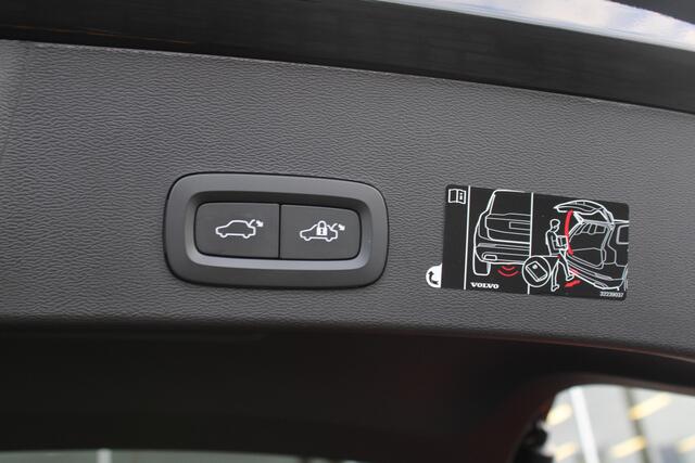 Volvo XC40 B4 Automaat R-Design | Adapt. Cruise | Trekhaak | Verw. Stoel & stuurwiel | Keyless | AppleCarplay