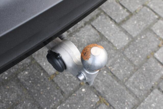 Volvo XC40 B4 Automaat R-Design | Adapt. Cruise | Trekhaak | Verw. Stoel & stuurwiel | Keyless | AppleCarplay