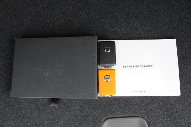 Volvo XC40 B4 Automaat R-Design | Adapt. Cruise | Trekhaak | Verw. Stoel & stuurwiel | Keyless | AppleCarplay