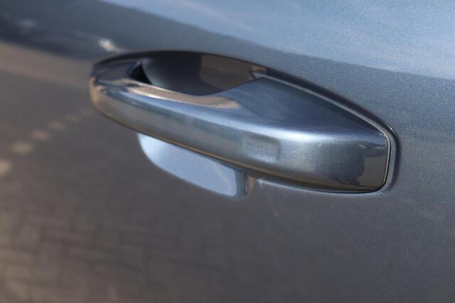 Volvo XC40 T5 Recharge Inscription | Trekhaak elektr. | Panoramadak