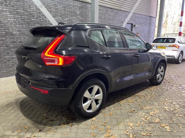 Volvo XC40 T2 Momentum Core | Camera | Stoel+Stuurverwarming | Apple Carplay | PDC V+A