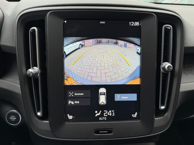 Volvo XC40 1.5 T4 Recharge R-Design exterieur Navi .stoelverwarming Stuur verwarming. enz net onderhouds beurt gehad bij volvo dealer .hybrid plug in .winterpakket.