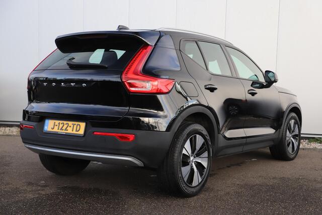 Volvo XC40 1.5 T2 Business Pro Automaat Panoramadak Sportstoelen Navigatie Carplay Achteruitrijcamera Harman Kardon Stuur & Stoelverwarming