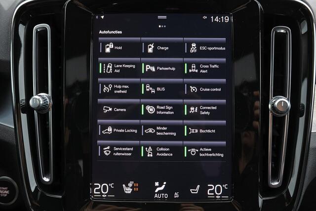 Volvo XC40 T5 Recharge R-Design - IntelliSafe Assist & Surround - Adaptieve LED koplampen - Parkeercamera achter - Parkeersensoren voor & achter - Elektr. bedienb. voorstoelen met geheugen links - Draadloze tel. lader - Extra getint glas - Elektr. inklapbare trekhaa