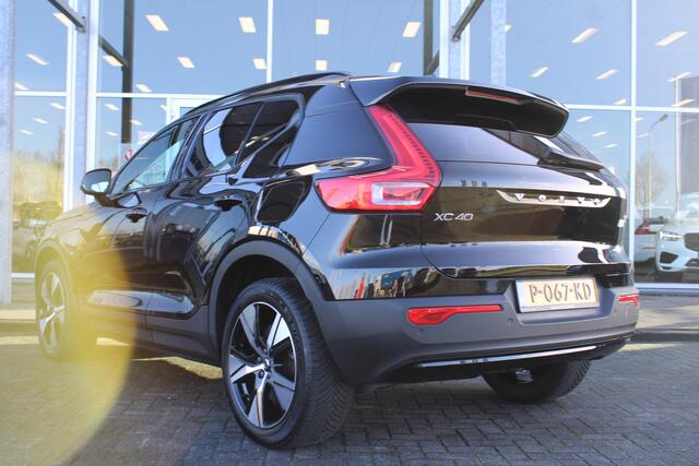 Volvo XC40 Recharge Core | Keyless | Verw. Stoel & stuurwiel | Getint glas | Camera