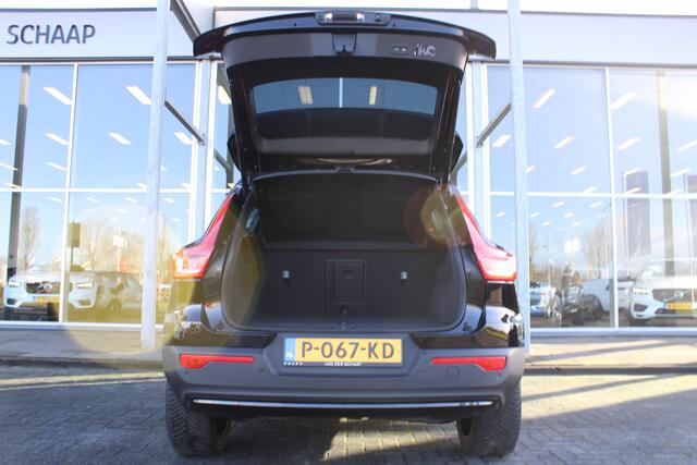 Volvo XC40 Recharge Core | Keyless | Verw. Stoel & stuurwiel | Getint glas | Camera