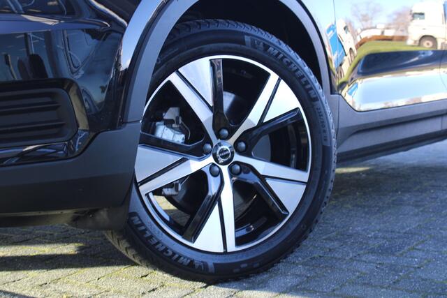 Volvo XC40 Recharge Core | Keyless | Verw. Stoel & stuurwiel | Getint glas | Camera