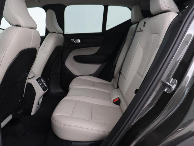 Volvo XC40 2.0 T4 Inscription | Panoramadak | Leder | Adaptive cruise | Trekhaak | Stoelverwarming | 360 Camera | Keyless | Navigatie | Full LED