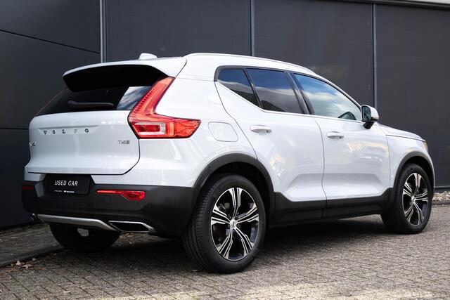 Volvo XC40 2.0 T4 Inscription | Panoramisch Schuif-Kantel dak | Rear Parking Camera | Adaptive Cruise Controle | Extra donker glas achter !
