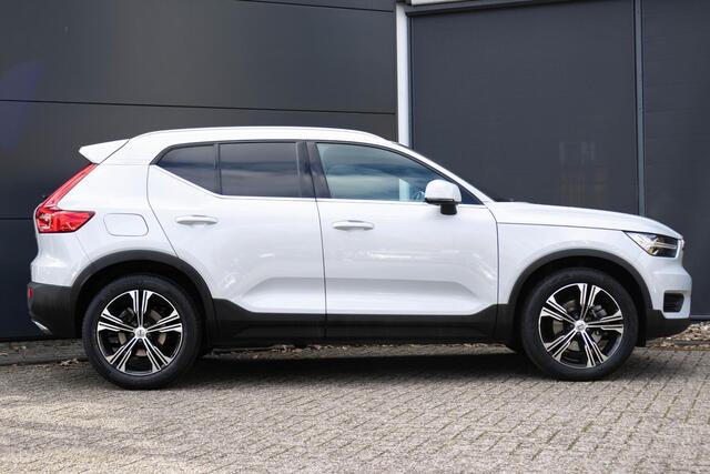 Volvo XC40 2.0 T4 Inscription | Panoramisch Schuif-Kantel dak | Rear Parking Camera | Adaptive Cruise Controle | Extra donker glas achter !