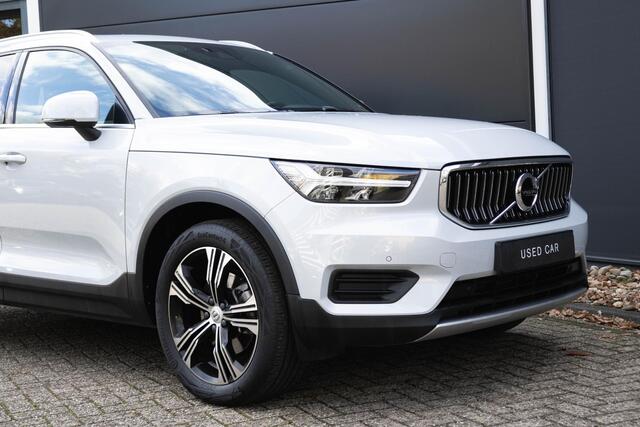 Volvo XC40 2.0 T4 Inscription | Panoramisch Schuif-Kantel dak | Rear Parking Camera | Adaptive Cruise Controle | Extra donker glas achter !