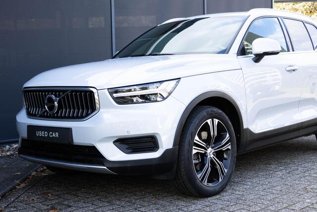 Volvo XC40 2.0 T4 Inscription | Panoramisch Schuif-Kantel dak | Rear Parking Camera | Adaptive Cruise Controle | Extra donker glas achter !