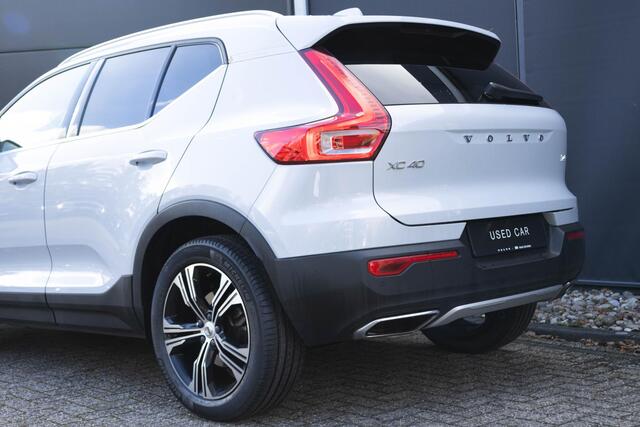 Volvo XC40 2.0 T4 Inscription | Panoramisch Schuif-Kantel dak | Rear Parking Camera | Adaptive Cruise Controle | Extra donker glas achter !