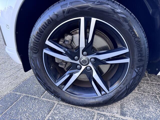 Volvo XC60 2.0 T5 R-Design | Eerste Eigenaar | Trekhaak | 360 Camera | Vol Leer | Panoramadak | Enz...