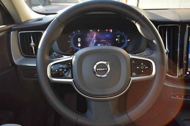 Volvo XC60 Recharge T6 AWD Ultimate Dark | 360° camera | Trekhaak |