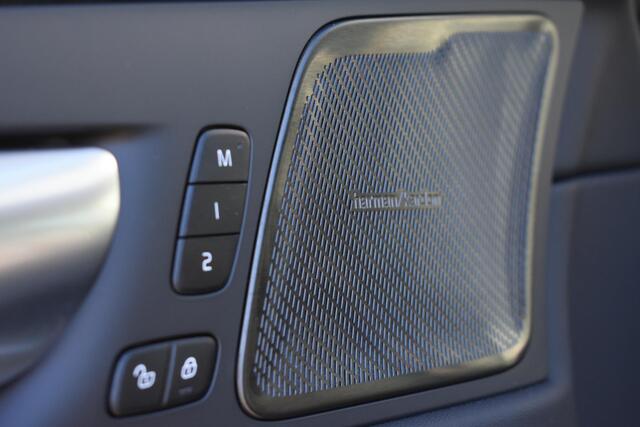 Volvo XC60 Recharge T6 AWD Ultimate Dark | 360° camera | Trekhaak |