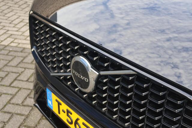 Volvo XC60 Recharge T8 AWD Ultimate Dark | LONG RANGE | Luchtvering | Trekhaak