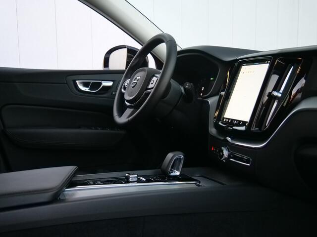 Volvo XC60 2.0 T6 350pk PHEV AWD Plus Dark Harman Kardon / Panoramadak / Leder / Camera